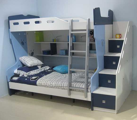 Детско легло на два етажа със стълба мебели онлайн