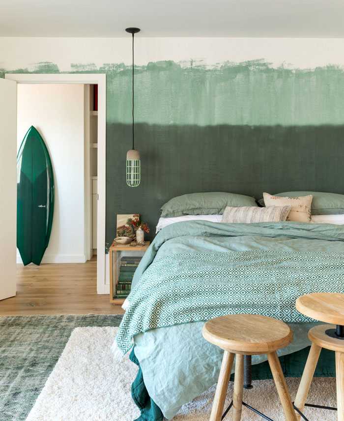 Легла и гардероби за спалня с модерен дизайн