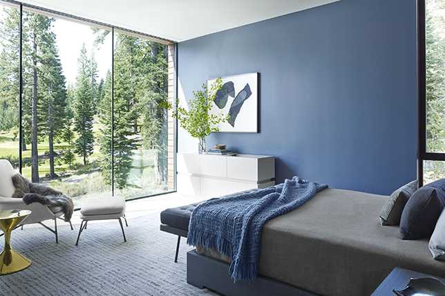Обзавеждане на спалнята в син цвят