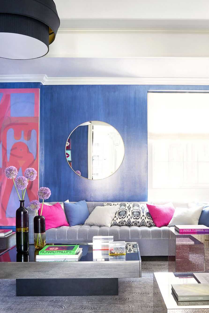Модерен интериор - цвят син в дневната стая
