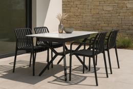 Стол Исабел, черен цвят